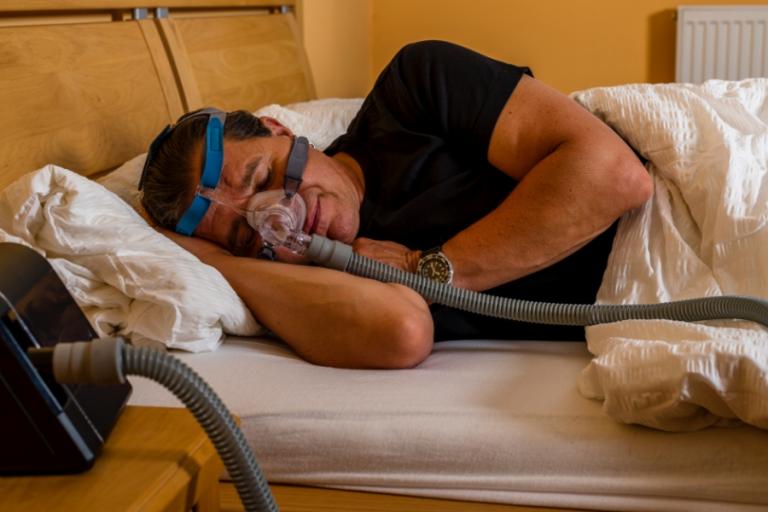 Triplicar Tiranía lava Apnea del sueño - ¿Qué es la apnea del sueño? | NHLBI, NIH
